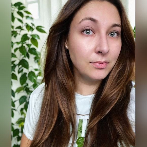 Meet your Posher! - Picture 2 of 10